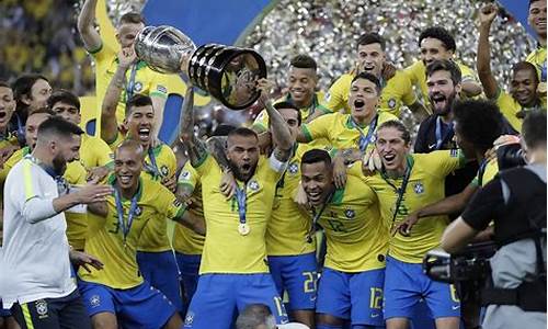 巴西足球运动员,巴西足球运动员罗纳尔多共获得几次世界杯冠军